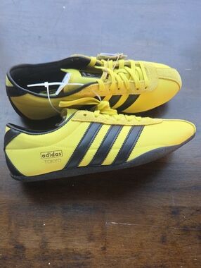 Adidas Size 8 Tokyo Men's Yellow and Black Retro Sneakers NEW With Tags